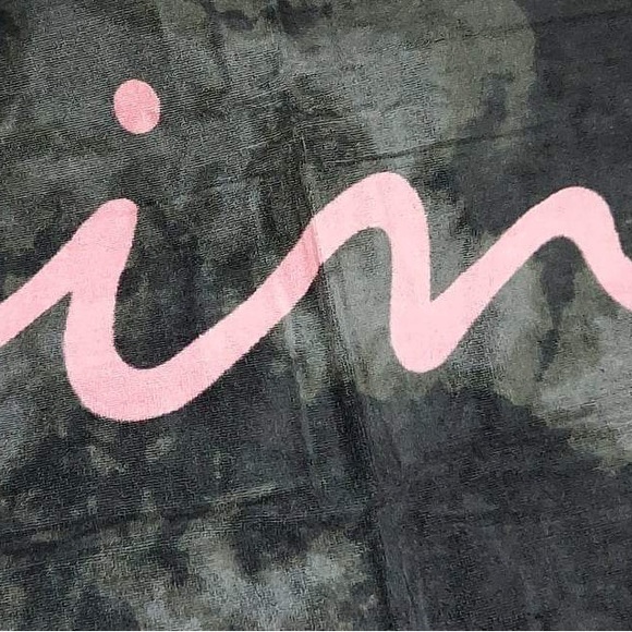 PINK Beach Towel NIP - Picture 6 of 7